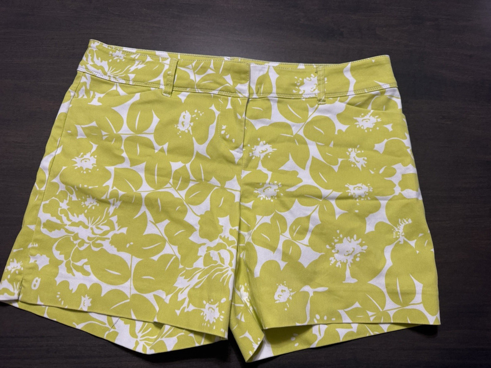 The Limited Shorts Womens Sz 12 Green/White Floral Print Stretch Cotton Chino